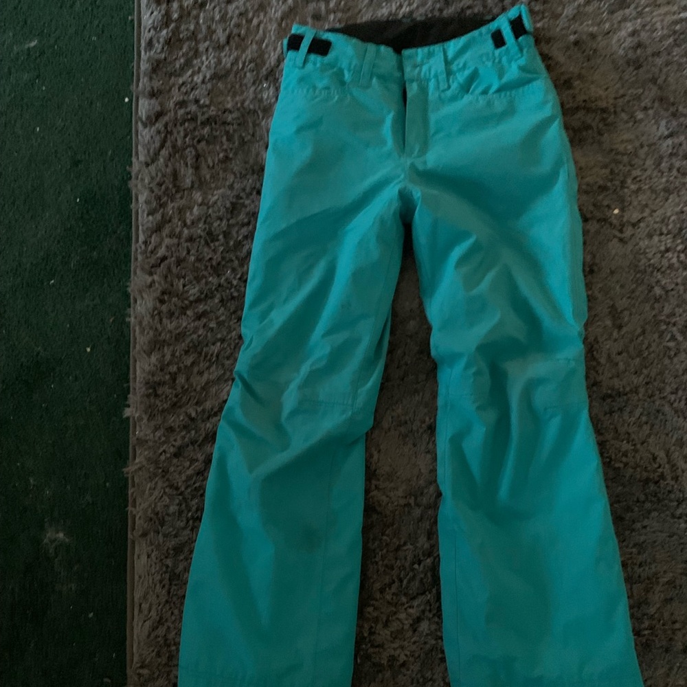 Youth Size Medium (7/8). The brand is Iceberg